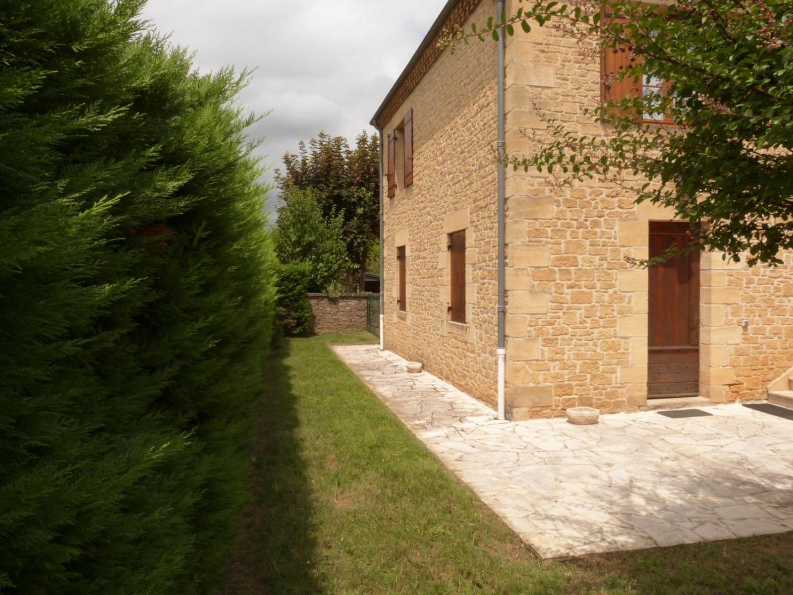 Logement Spacieux Rez-De-Chaussee, Jardin, Stationnement Devant, A 5 Minutes A Pied Du Centre De Sarlat Βίλα Εξωτερικό φωτογραφία